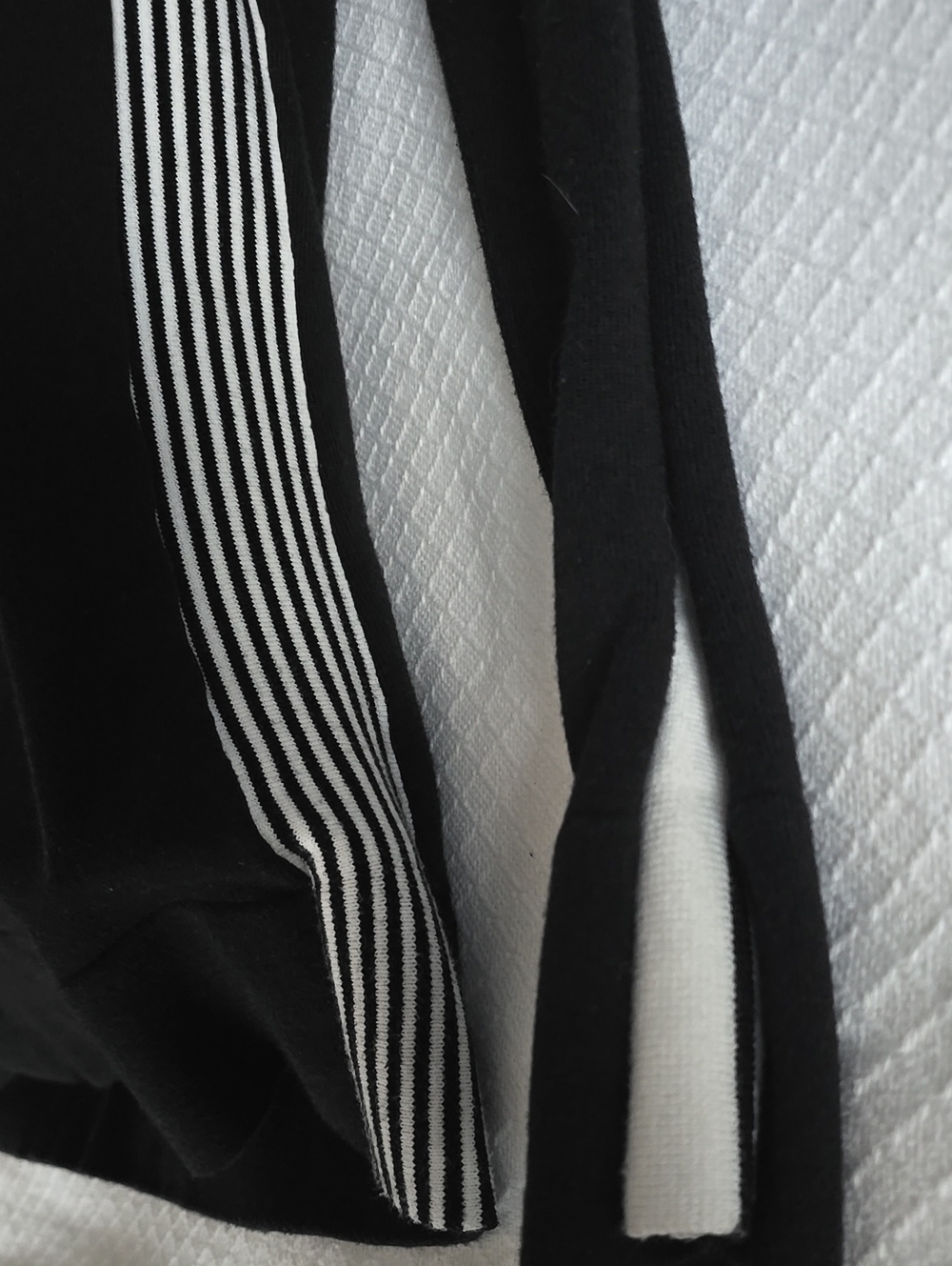 💥EA7 Emporio Armani Black V-Neck Knit Sweater Striped Sides & Sleeves L - Picture 5 of 13